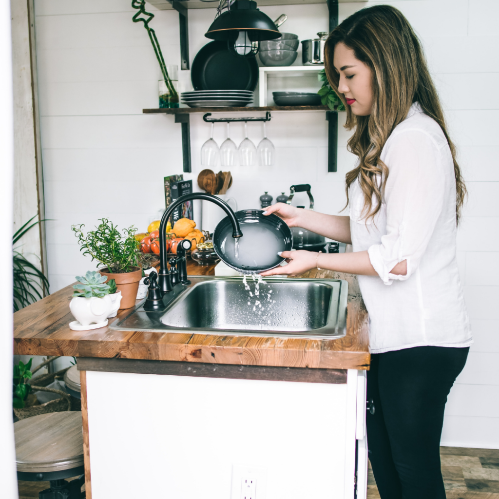 img of someone cleaning
